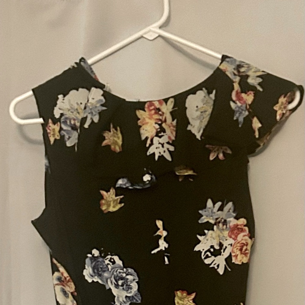 Women’s Casual Dress Express - Aline Black Floral Dress Size 8